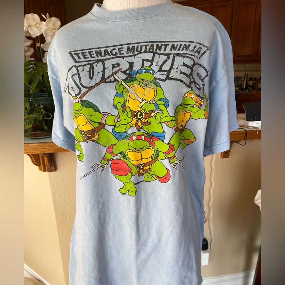 Y2K Vintage ninja turtle shirt, size medium